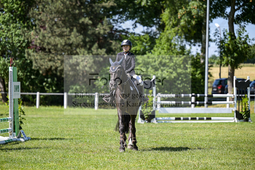 Reitturnier Voxtrup | Entdecke hochwertige Reitturnierfotos von Foto Oger. Professionell, emotional und authentisch – jetzt Lieblingsmomente im Shop bestellen.Deutschlandweite Turnierfotografie. - Realisiert mit Pictrs.com