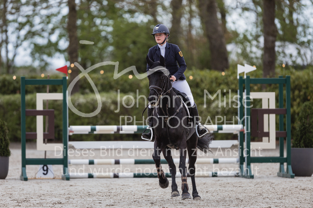 230425_Lemwerder_SprPf-A1St-147 | Deine schönsten Turniermomente als professionelle Fotos! Entdecke hochwertige Pferdesport-Fotografie im Online-Shop. Jetzt Fotos finden & bestellen!