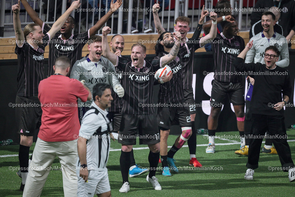 DueBL08042401013 | 08.04.2024, Düsseldorf, Fußball, Baller League, PSD Bank Dome, Final Four, Halbfinale Calcio Berlin - Las Ligas Ladies:  Kevin Weggen  (Calcio Berlin, #17) 