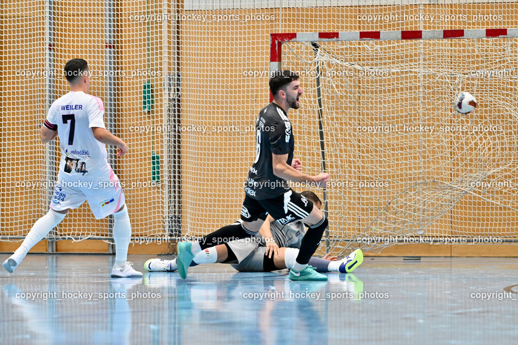 Carinthia Flamengo Futsal Club vs. FC Ljuti Krajisnici | #7 Enes Brdjanovic Carinthia Flamengo, #1 Youssef Helal Carinthia Flamengo, #6 Muhamed Ramic FC Ljuti Krajisnici, Carinthia Flamengo Futsal Club vs. FC Ljuti Krajisnici, Carinthia Flamengo Fusal Club vs. FC Ljuti Krajisnici am 12.10.2025 in Klagenfurt (Ballspielhalle Viktring), Austria, (Photo by Bernd Stefan)