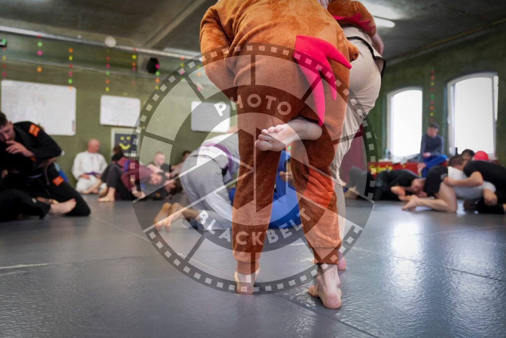 20240413PBB7510 | Fighters compete during the Grapplethon 24hours of rolling for a reason in Hamburg, Germany, on April 13, 2024.