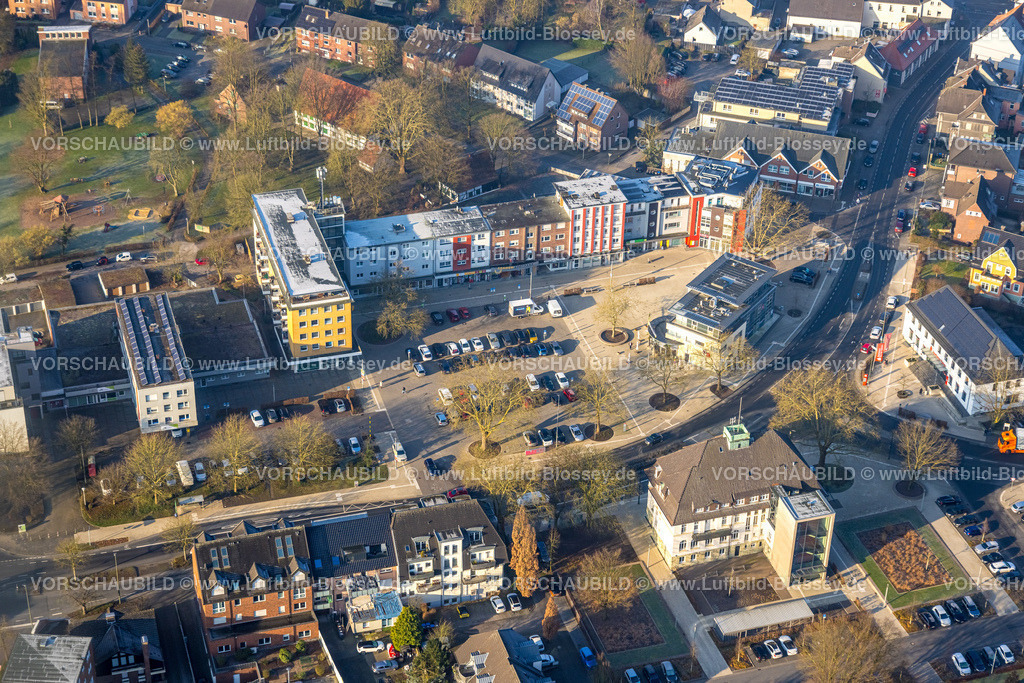 Hamm250200862Heessen | Luftbild, Heessener Markt, Wohnhäuser und Geschäftshäuser an der Amtsstraße, Parkplätze, Stadtbezirk Heessen, Hamm, Ruhrgebiet, Nordrhein-Westfalen, Deutschland