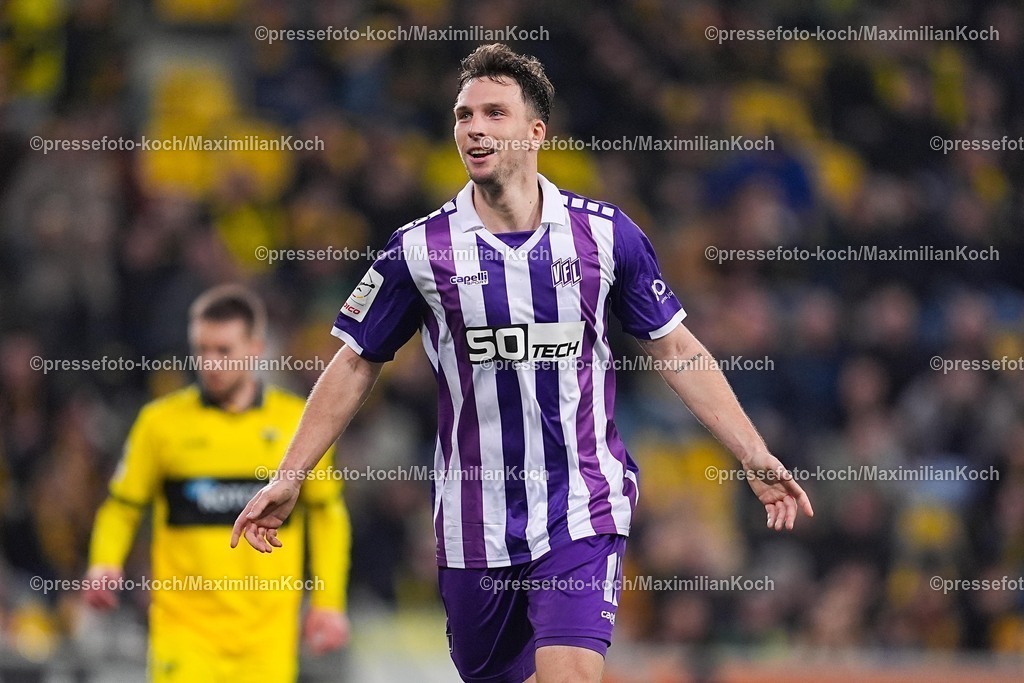 xYDRx17012601068 | 17.01.2026, xydrx, Fußball, 3.Liga, TSV Alemannia Aachen - VfL Osnabrück, Saison 2025 2026, Tivoli: Torjubel nach dem Tor zum 3:0 für den VfL Osnabrück durch Torschütze Robin Meißnern (VfL Osnabrück #11)        DFB regulations prohibit any use of photographs as image sequences and or quasi-video. Photo: xYannisxDreimannxPressefotoKochx