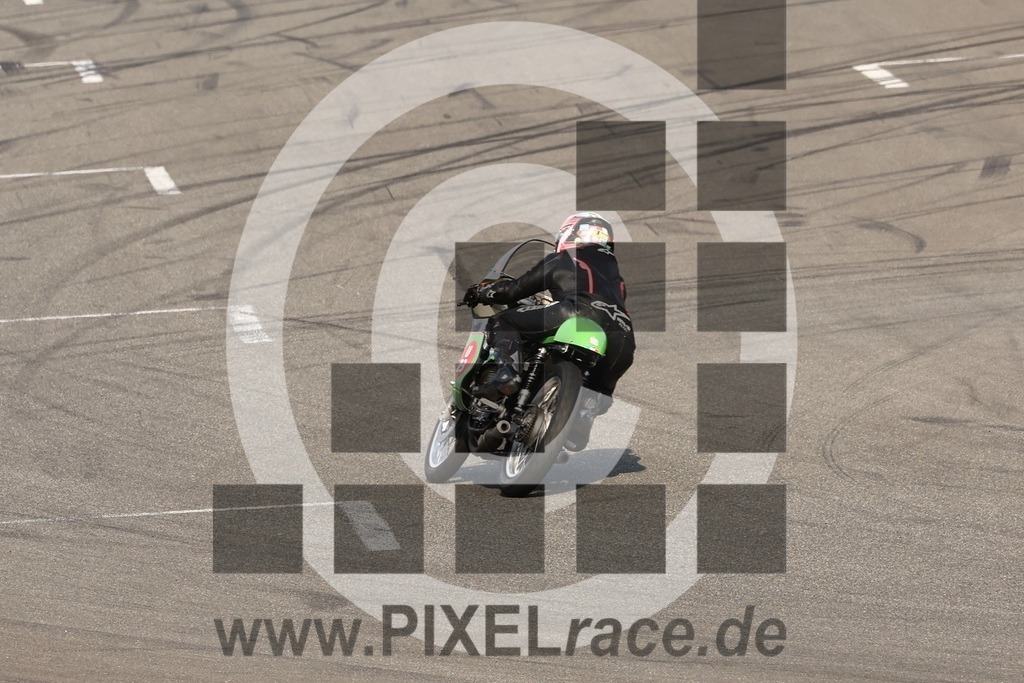 0u23-20260418_02247 | Schöne Erinnerungen an spannende Momente - das festzuhalten ist unser Job. PIXELrace.de ist seit 2003 auf den Rennstrecken Europas unterwegs um die Action draußen beim Fahren und die wunderbare Stimmung imm Fahrerlager für euch einzufangen.