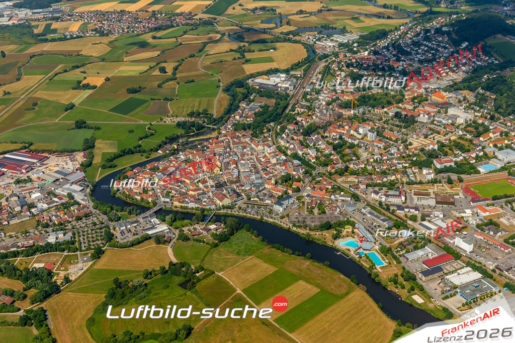 Das Luftbild zeigt :  Cham - Die Luftaufnahme wurde 2023 vom UL-Flugzeug aus erstellt ( keine Drohne ) - Hochauflösende Luftaufnahme - Für grossformatige Ausdrucke geeignet. Die Geschenkidee !Mit Lizenz und Bildrechte bestellbar