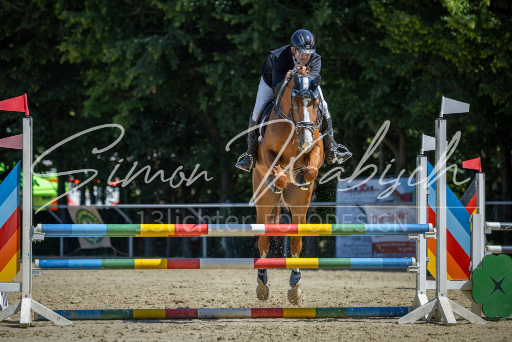 20260704-_3LI7945 | Tierfotografie Pferde, Hunde, Katzen, Haustiere.
Turnierfotografie Reitturniere, Reiten, Springreiten, Dressur in Hanau, dem Main-Kinzig-Kreis und dem Rhein-Main- Gebiet um Frankfurt