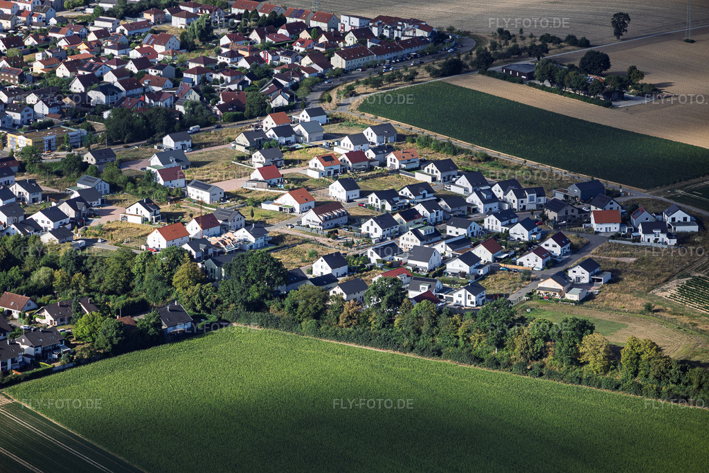 Luftbild: Neubaugebiet K2 aus Nordosten in Kandel im Bundesland Rheinland-Pfalz in Deutschland. – Foto: IMG_158354.jpg vom 06.08.2026 durch Werner Riehm/FLY-FOTO.de – Auflösung des Originals: 6000 x 4000 px