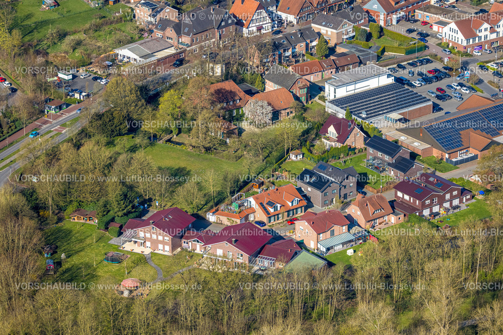 Nordkirchen250401082 | Luftbild, Wohnsiedlung Am Schloßgraben, hinten Plettenberger Hof Hotel, Nordkirchen, Münsterland, Nordrhein-Westfalen, Deutschland