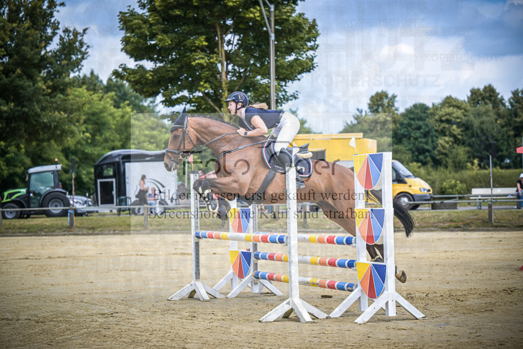 DOS_5524 | Entdecke hochwertige Reitturnierfotos von Foto Oger. Professionell, emotional und authentisch – jetzt Lieblingsmomente im Shop bestellen.Deutschlandweite Turnierfotografie. - Realisiert mit Pictrs.com