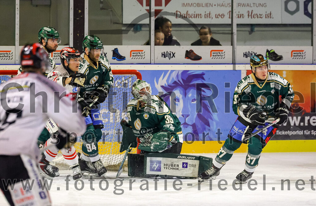 2025-12-14_123_TSV_Erding_gegen_ECDC_Memmingen_Indians | Erding, Deutschland, 14.12.2025:Eishockey, Oberliga Süd 2025 / 2026, 26. Spieltag, TSV Erding gegen ECDC Memmingen Indians, Endergebnis: 1:2Foto: Christian Riedel / fotografie-riedel.net