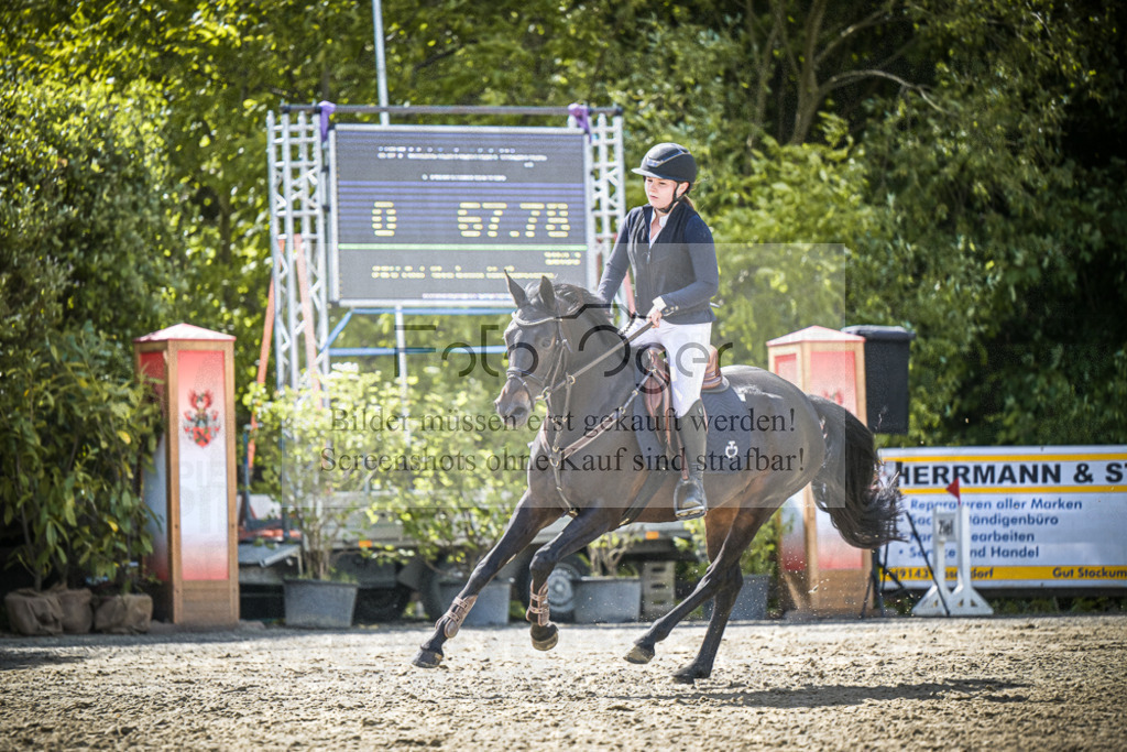 DOS_0730 | Entdecke hochwertige Reitturnierfotos von Foto Oger. Professionell, emotional und authentisch – jetzt Lieblingsmomente im Shop bestellen.Deutschlandweite Turnierfotografie. - Realisiert mit Pictrs.com