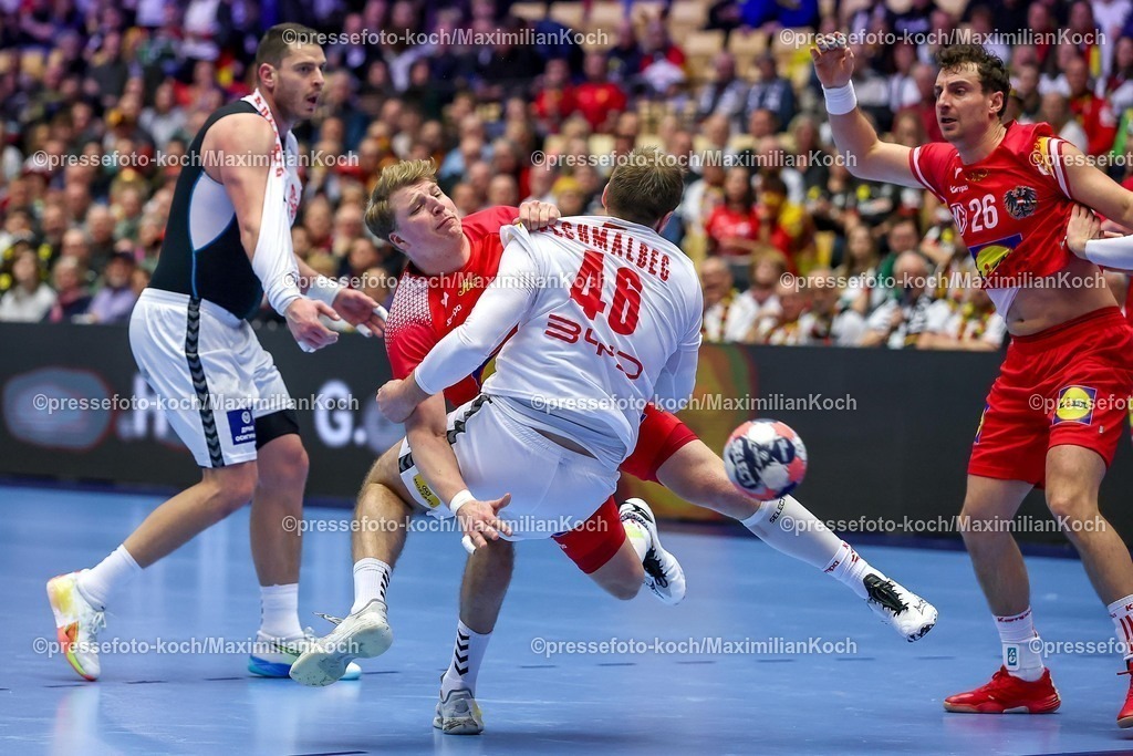 EHF19012601089 | 19.01.2026, Handball, Men's EHF EURO 2026, Österreich - Serbien, Jyske Bank Boxen in Herning, Dänemark, Preliminary Round:  Lukas Hutecek (Austria #72) im Zweikampf gegen   Dragan Pechmalbec (Serbien #46) 