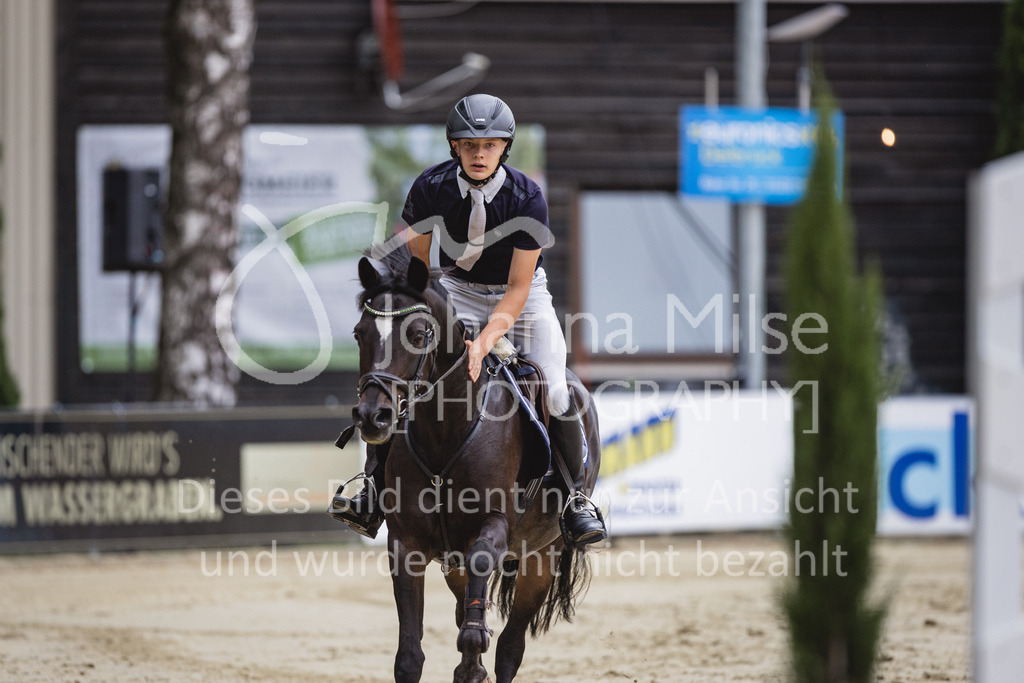 230824_Delbrueck_PonyTrophy-337 | Deine schönsten Turniermomente als professionelle Fotos! Entdecke hochwertige Pferdesport-Fotografie im Online-Shop. Jetzt Fotos finden & bestellen!