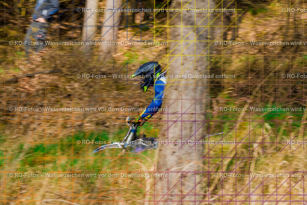 1 2 Lauf Mernes-270 | Sportfotografie von RO-Fotos: Motorsport, Motocross, Enduro, Laufveranstaltungen und Triathlon. Professionelle Fotos von Sportlern und Events. - Realisiert mit Pictrs.com