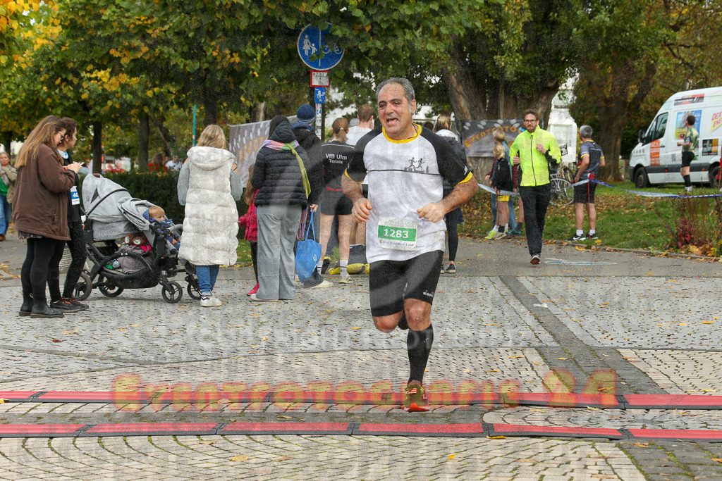 241020_1117_EX1_1763 | Sportfotografie im Rhein-Sieg Kreis, Köln, Bonn, NRW, Rheinland Pfalz, Hessen, etc. Unser Tätigkeitsfeld umfasst den Laufsport vom Volkslauf über den Marathon, Duathlon, Triathon bis zum Ultralauf wie Kölnpfad Ultra oder Schindertrail.