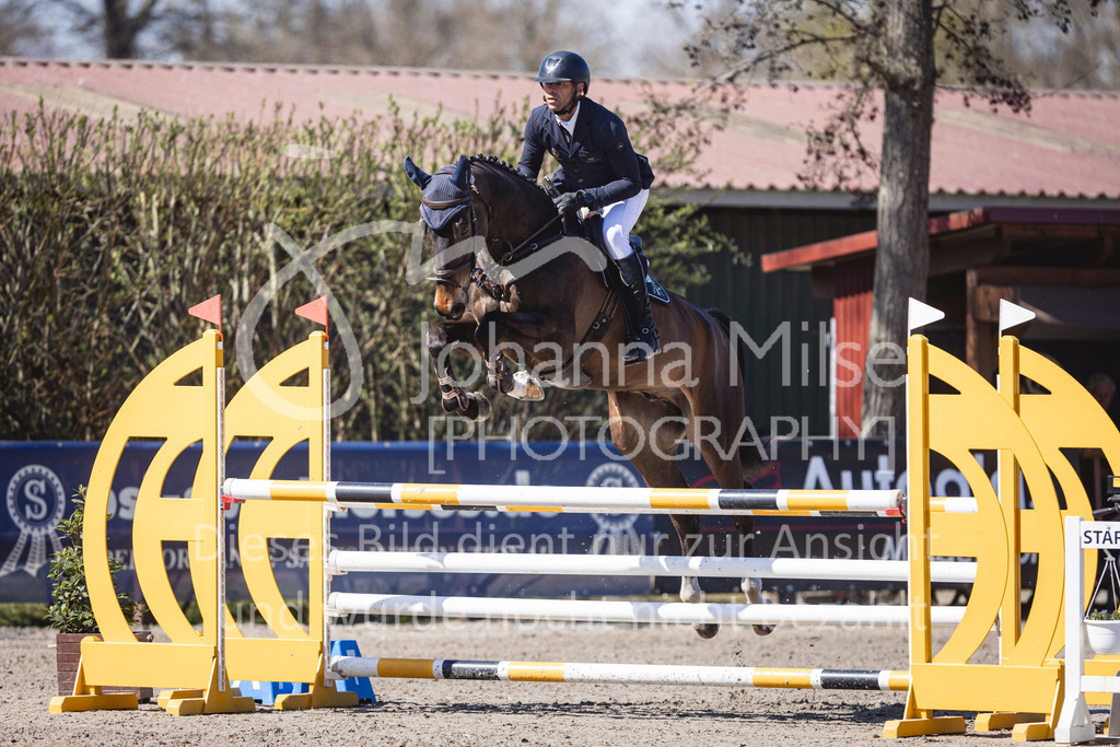 250408_Mühlen_SprPf-L-329 | Deine schönsten Turniermomente als professionelle Fotos! Entdecke hochwertige Pferdesport-Fotografie im Online-Shop. Jetzt Fotos finden & bestellen!