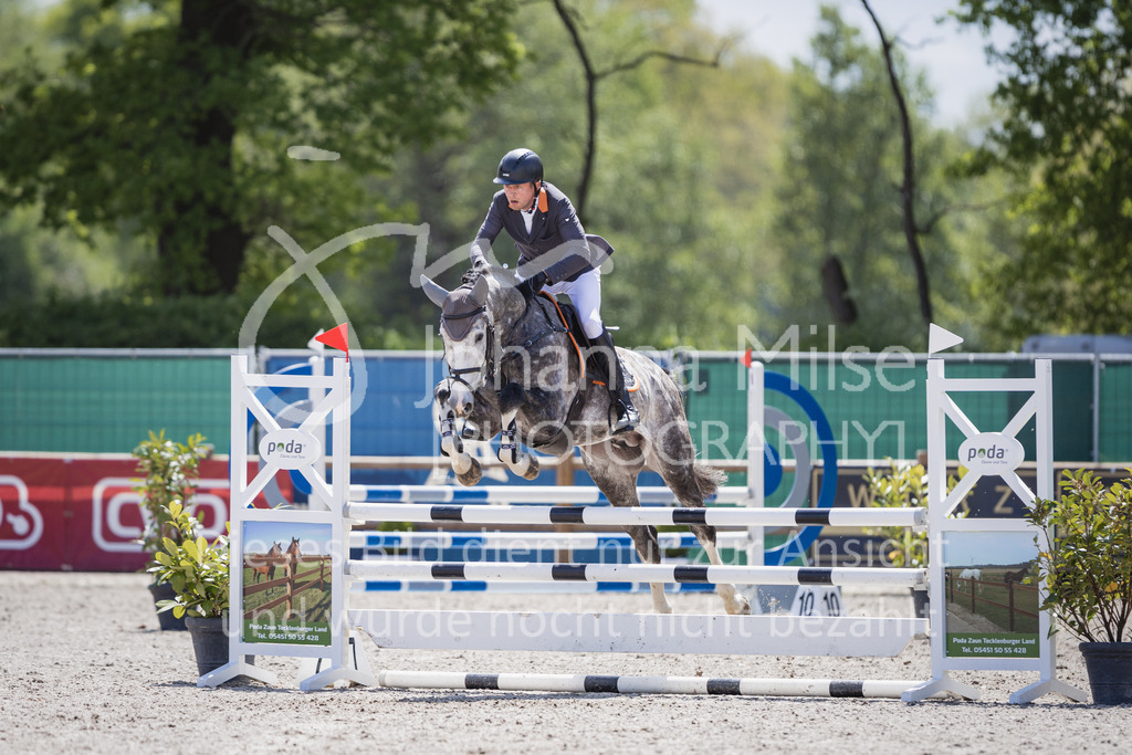 230516_Mühlen_03SprPf-A-375 | Deine schönsten Turniermomente als professionelle Fotos! Entdecke hochwertige Pferdesport-Fotografie im Online-Shop. Jetzt Fotos finden & bestellen!