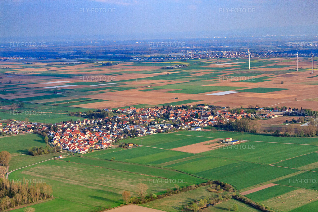 Luftbild: Ortsansicht von Nordwesten in Ottersheim bei Landau im Bundesland Rheinland-Pfalz in Deutschland. Foto: IMG_49899.jpg vom 13.04.2012 durch Werner Riehm/FLY-FOTO.deAuflösung des Originals: 4752 x 3168 px