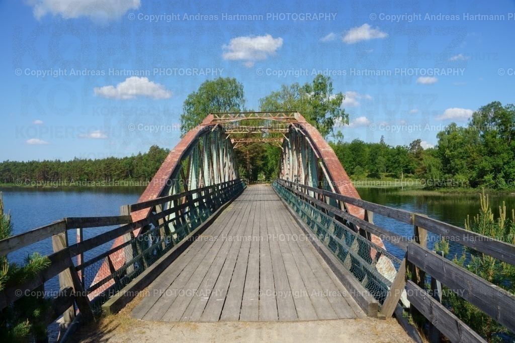 Alte Eisenbahnbrücke über den Bolmen-See | Alte Eisenbahnbrücke über den Bolmen-See - Realisiert mit Pictrs.com