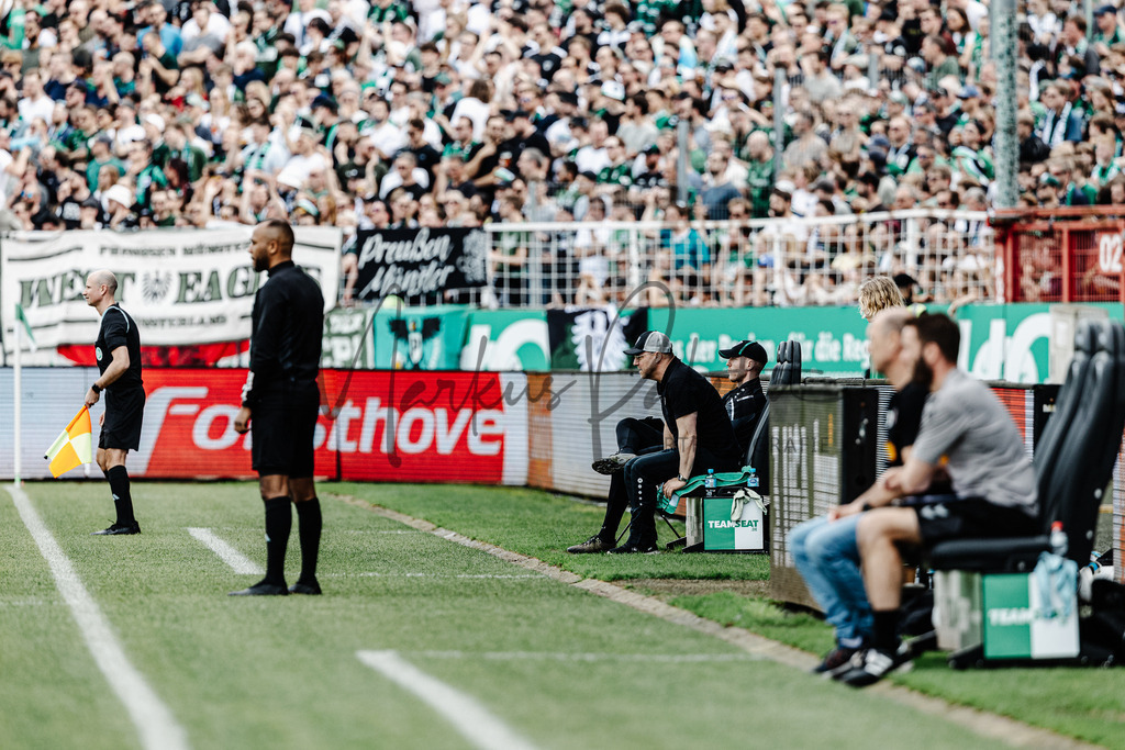 3. Liga, Saison 2023/24, 32. Spieltag: SC Preußen Münster - Jahn Regensburg | Münster, 06.04.2024: 3. Liga, 32. Spieltag, SC Preußen Münster gegen Jahn Regensburg im LVM-Preußenstadion in Münster. Foto: sportfotografie.ms | Markus Paletta - Realisiert mit Pictrs.com