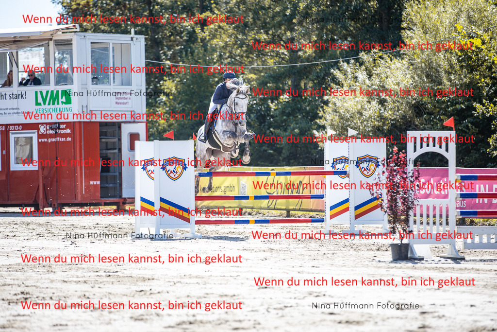 BK1A6294 | Turnierbilder Turnierfotos Nina Hüffmann Turnierfotografie Pferdefotografie Tierzeichnung Haustierzeichnung Pferdezeichnung Hundezeichnung Videograf  - Realisiert mit Pictrs.com