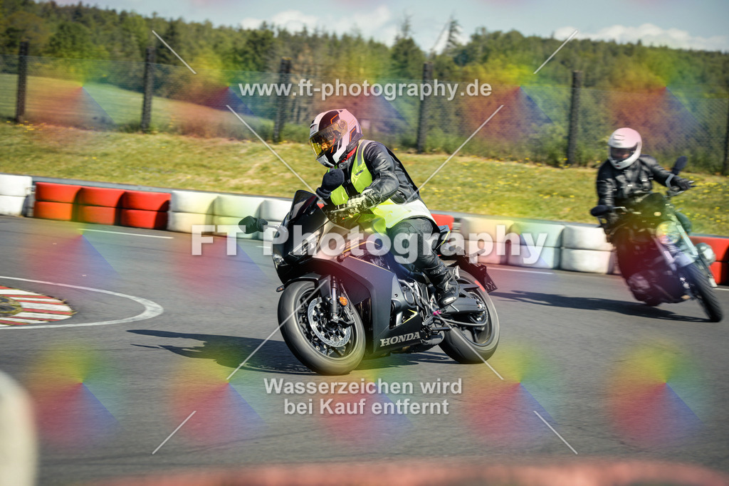OBK_Mai_Martina_Markus-10506 | Hier findet Ihr Bilder von Touristenfahrten auf der Nürburgring Nordschleife oder von anderen Veranstaltungen die ich besucht habe. Viel Spass beim Durch Schauen 