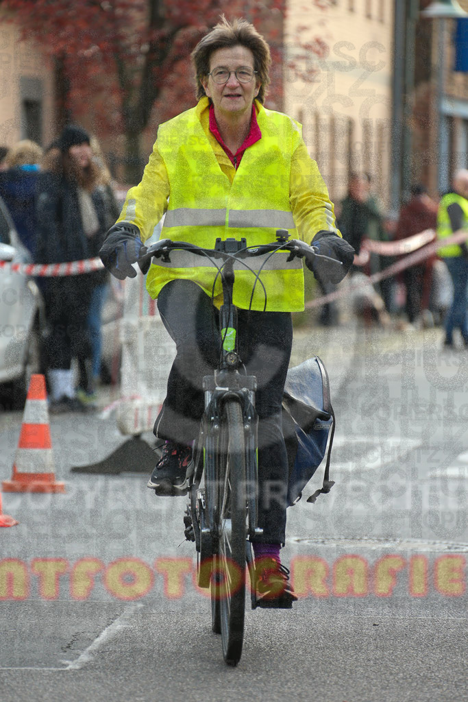 221127_1106_EX1_1570 | Sportfotografie im Rhein-Sieg Kreis, Köln, Bonn, NRW, Rheinland Pfalz, Hessen, etc. Unser Tätigkeitsfeld umfasst den Laufsport vom Volkslauf über den Marathon, Duathlon, Triathon bis zum Ultralauf wie Kölnpfad Ultra oder Schindertrail.