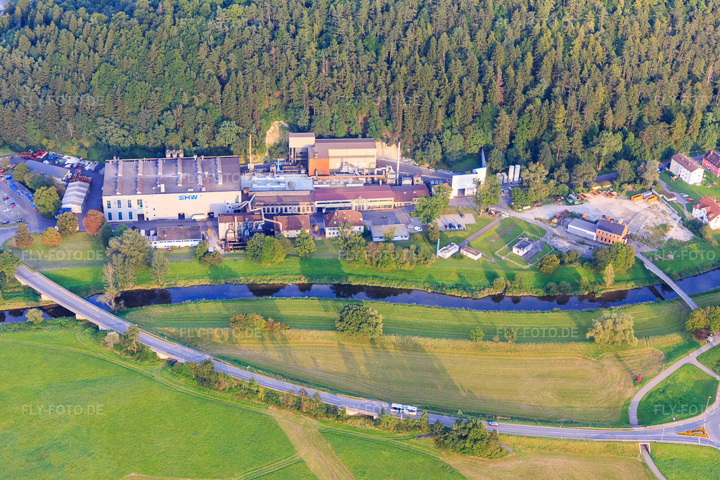 Luftbild: SHW Brake Systems GmbH am Donauufer in Tuttlingen im Bundesland Baden-Württemberg in Deutschland. – Foto: IMG_102733.jpg vom 25.08.2017 durch Werner Riehm/FLY-FOTO.de – Auflösung des Originals: 5472 x 3648 px – Tuttlingen - SHW AG