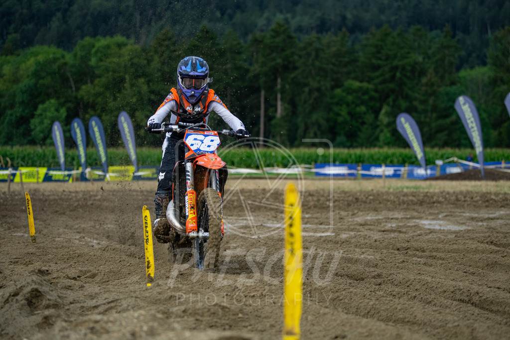 Lady (408) | Paeschuphoto Shop - Wer nicht sucht der auch nicht findet.Ob Motocrossbilder oder von einem besuchtem Spiel, Hauptsache Action. - Realisiert mit Pictrs.com