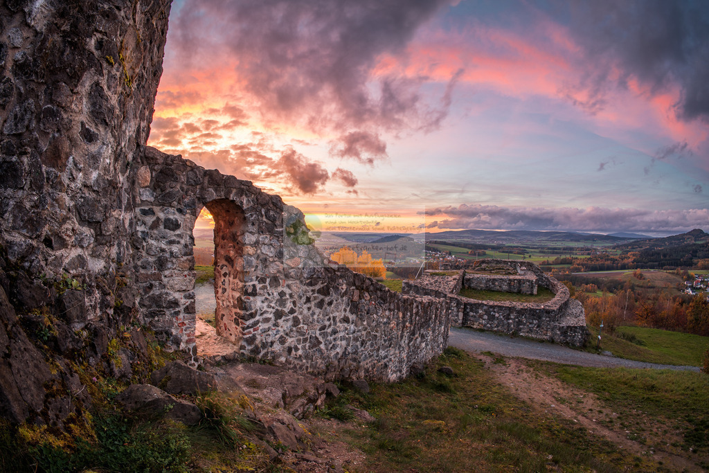 Sonnenuntergang Burgruine Waldeck | Impressionen rund um Hochfranken - Frankenwald - Fichtelgebirge - Realisiert mit Pictrs.com