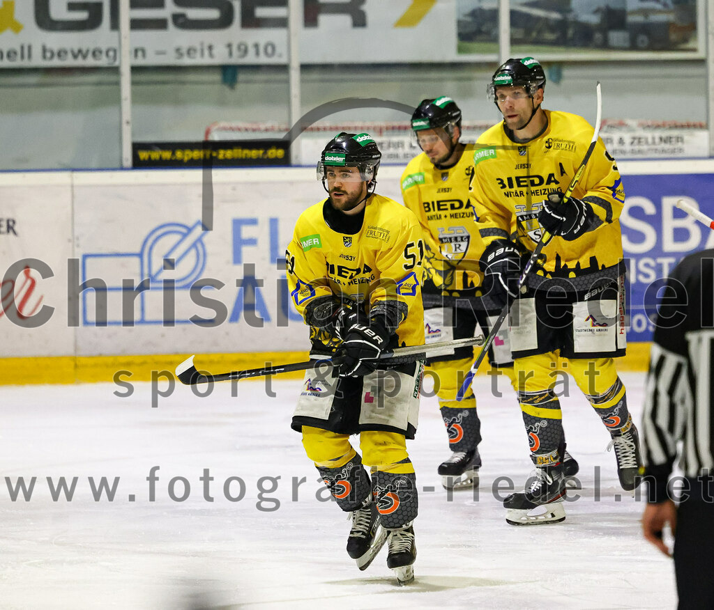 2023-02-10_100_TSV_Erding_gegen_ERSC_Amberg | Erding, Deutschland, 10.02.2023:
Eishockey, Bayernliga Meisterrunde Gruppe B 2022 / 2023, 3. Spieltag, TSV Erding gegen ERSC Amberg, Endergebnis: 6:3

Tanner Campbell (ERSC Amberg, #51)

Foto: Christian Riedel / fotografie-riedel.net