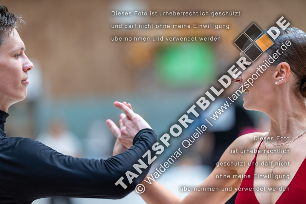 20240810-00426 | Hier finden Sie Tanz Bilder vom Latein und Standard Formationen tanzen. Sportbilder vom Tanzsport. Schöne Fotos und von Weltmeisterschaft, Europameisterschaft, Bundesliga, Regionalliga, Oberliga und Landesliga sowie von GOC Stuttgart, DanceComp, WM Bremen