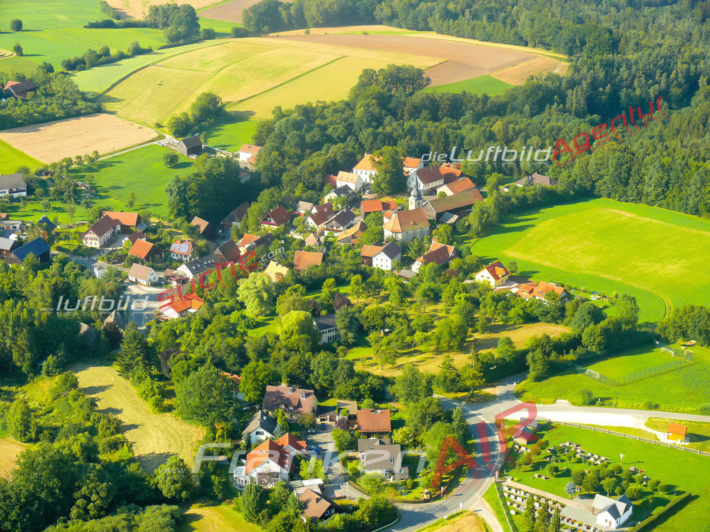 Luftbild von  Eckersdorf - Luftaufnahme wurde 2007 von https://frankenair.de mittels Flugzeug (keine Drohne) erstellt - die Geschenkidee