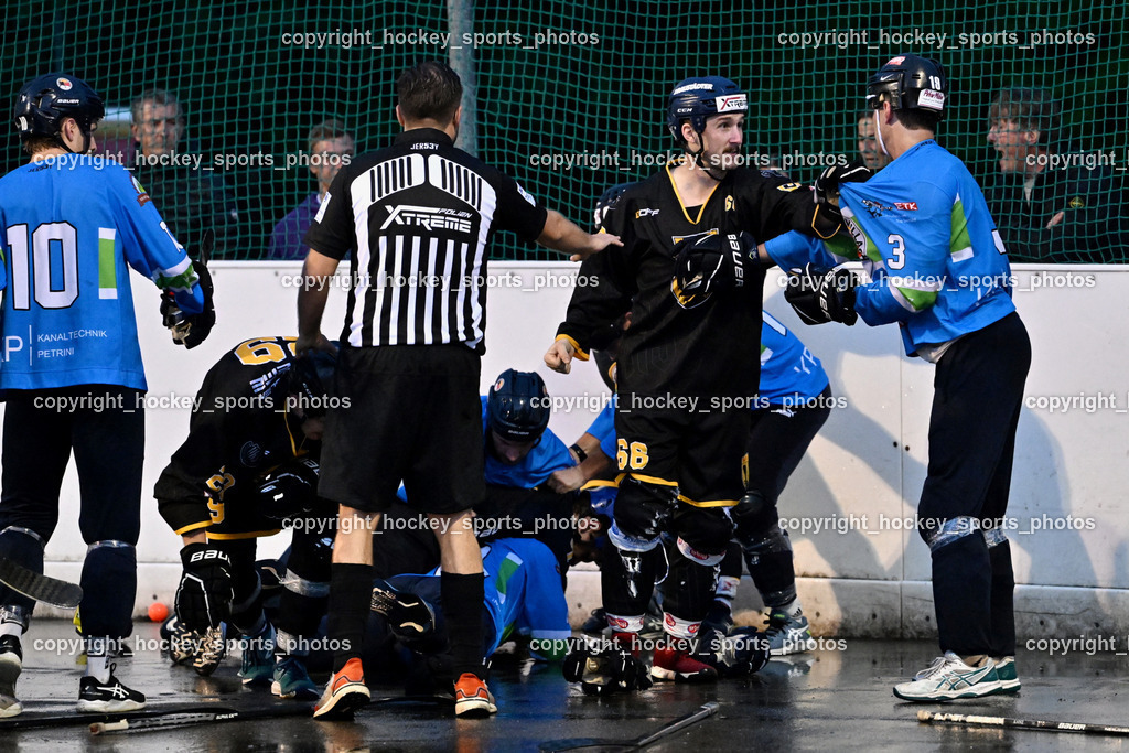 VAS Ballhockey Villach vs. ASKÖ Villach Ballhockey | #66 Hinterman Daniel, #3 Fertschai Mathias, #88 Groyer Fabian, #29 Wohlfahrt Philipp, #13 Scharf Nikolas, Faustkampf, Samrock Markus Referee, VAS Ballhockey Villach vs. ASKÖ Villach Ballhockey, VAS Ballhockey Villach vs. ASKÖ Villach Ballhockey am 28.05.2025 in Villach (Alpen Arena ), Austria, (Photo by Bernd Stefan)