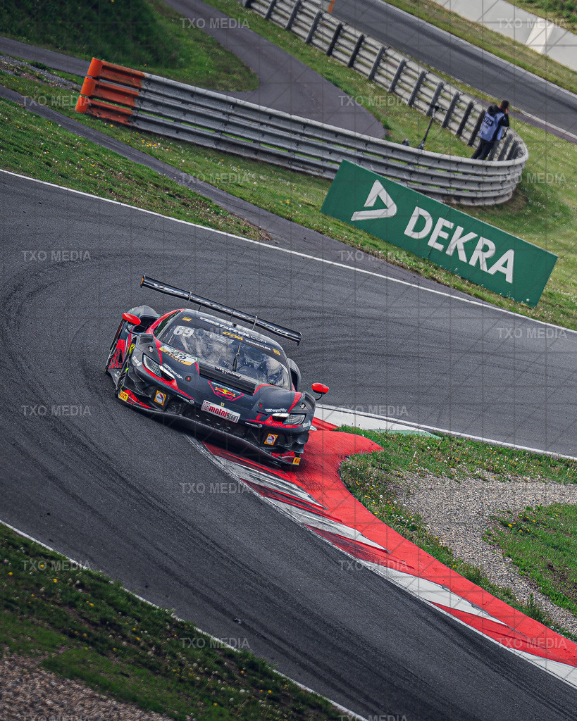 _TXM5553 | Exklusive Motorsport-Fotografie aus Leipzig von TXO Media – für Rennfahrer, Teams & Sponsoren. Sausemuth liefert starke Bilder, die Emotion zeigen. Jetzt buchen & glänzen! - Realisiert mit Pictrs.com