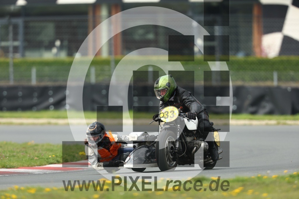0q33-20260418_01260 | Schöne Erinnerungen an spannende Momente - das festzuhalten ist unser Job. PIXELrace.de ist seit 2003 auf den Rennstrecken Europas unterwegs um die Action draußen beim Fahren und die wunderbare Stimmung imm Fahrerlager für euch einzufangen.