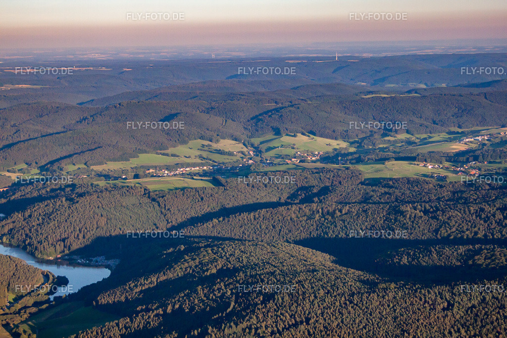 Ortsansicht | Luftbild: Ortsansicht im Ortsteil Hetzbach in Oberzent im Bundesland Hessen in Deutschland. Foto: IMG_52028.jpg vom 18.08.2012 durch Werner Riehm/FLY-FOTO.de - Realisiert mit Pictrs.com