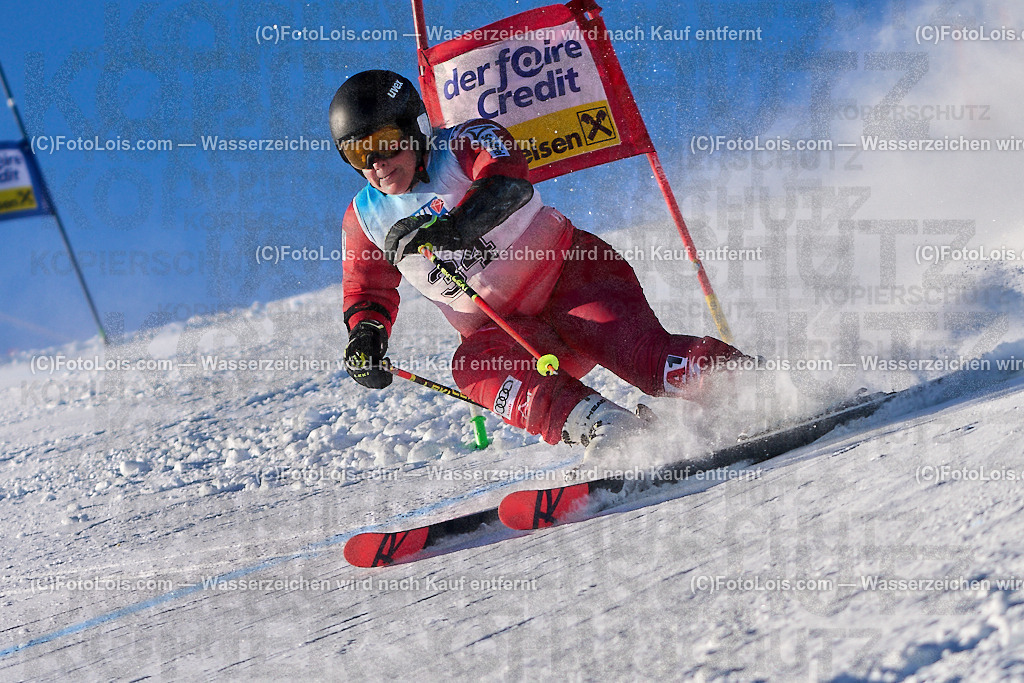 ALP3782_MASTERS-Cup_GS-C Damen_Esletzbichler Elfriede | (C)FotoLois.com, Alois Spandl. FIS Masters-Cup Wildschönau, Giant Slalom auf der Piste Schatzberg GS, Siegerehrung auf dem Dorfplatz Niederau, Sa 13. Januar 2024.