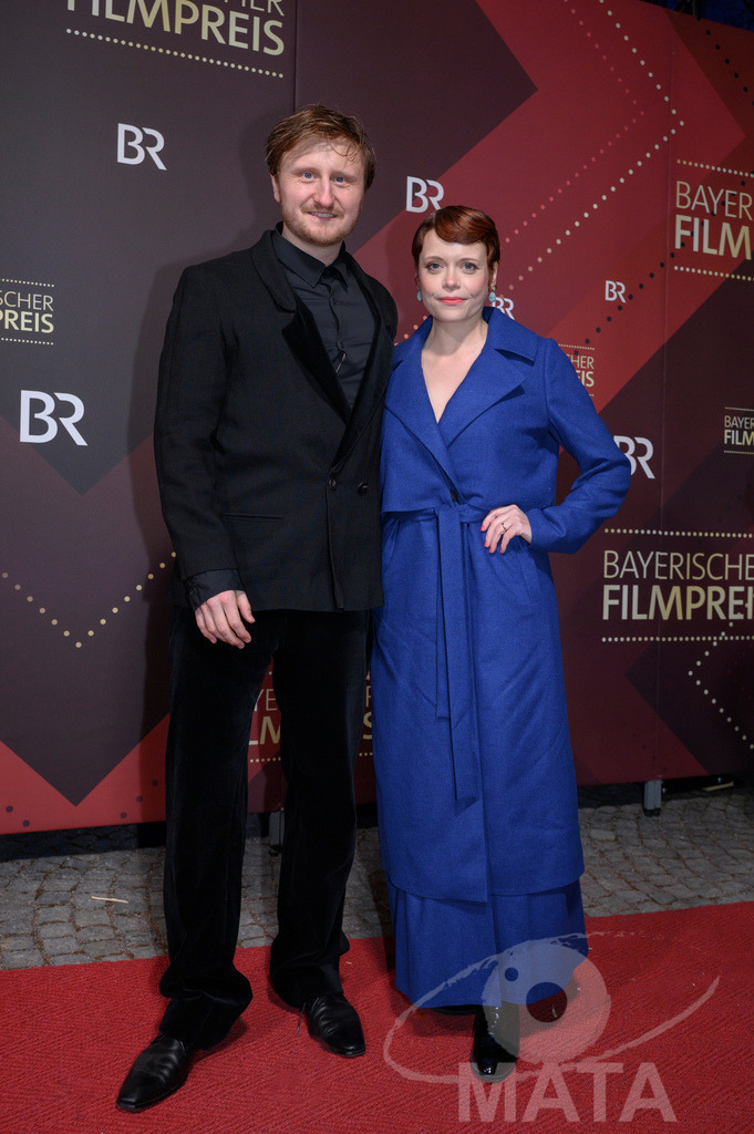 _DWI4727 | Michael Kranz und Sina Reiß bei der Verleihung des 47. Bayerischen Filmpreises 2026  im Prinzregententheater. München, Deutschland. Der Bayerische Filmpreis wird seit 1979 von der Bayerischen Staatsregierung verliehen, um die Bedeutung des Kinofilms als Kulturgut herauszustellen - Realisiert mit Pictrs.com