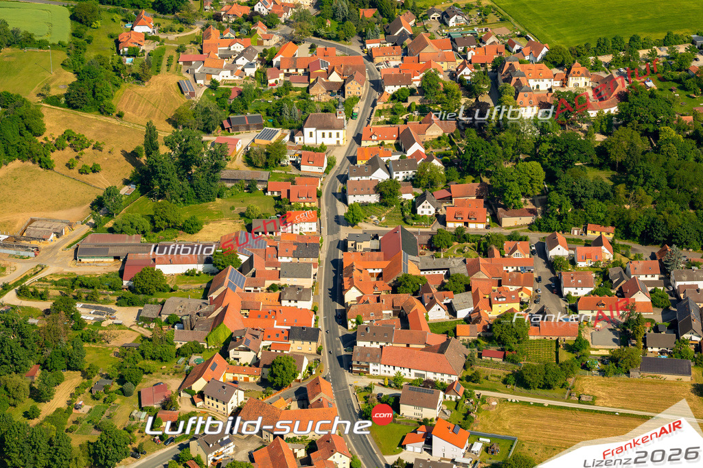 Das Luftbild zeigt Oberschwappach Knetzgau - Die Luftaufnahme wurde 2023 vom UL-Flugzeug aus erstellt ( keine Drohne ) - Hochauflösende Luftaufnahme - Für grossformatige Ausdrucke geeignet. Die Geschenkidee !Mit Lizenz und Bildrechte bestellbar