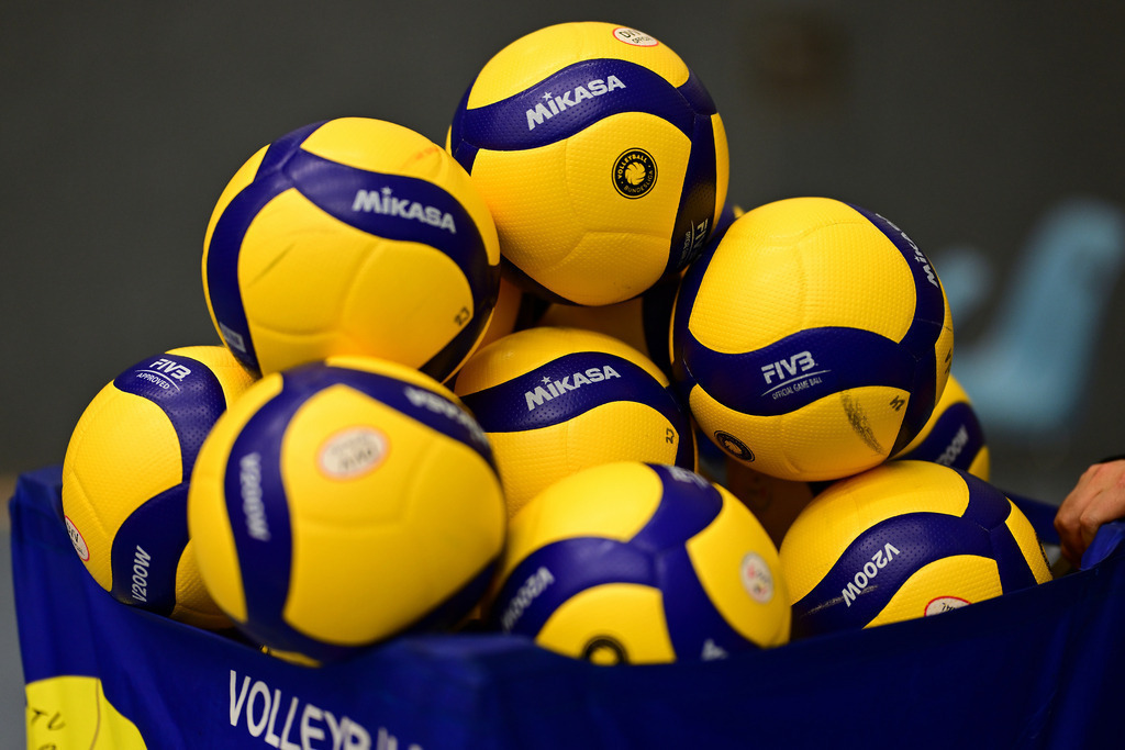 Volleyball I Frauen I Saison 2025-2026 I Bundesliga I 1. Spieltag I ETV Hamburger Volksbank Volleys - Allianz MTV Stuttgart | Symbol, Symbolfoto, Symbolbild, Sinnbild, Bildsymbol, Darstellung, Signum, Beispielbild, Musterbild, Referenzbild, Beispielfoto, Stockfoto, Archivaufnahme, Demonstrationsfoto, Vergleichsbild, Volleyball, Ball, Gelb, Blau, Mikasa,  - Realisiert mit Pictrs.com
