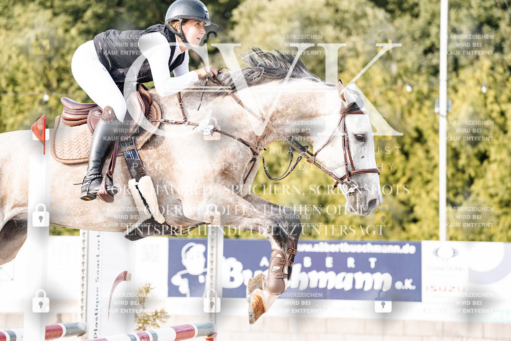 CK906744 | Turnierfotografie Pferdefotografie Trier Rheinland-Pfalz Pferdesport Reitsport Tierfotografie Sportfotografie Pferdevideo Pferdevideografie Equestrianvideography equestrianphotography  - Realisiert mit Pictrs.com