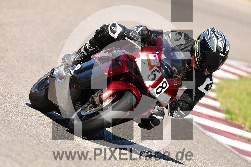 0068-20260426_01841 | Schöne Erinnerungen an spannende Momente - das festzuhalten ist unser Job. PIXELrace.de ist seit 2003 auf den Rennstrecken Europas unterwegs um die Action draußen beim Fahren und die wunderbare Stimmung imm Fahrerlager für euch einzufangen.