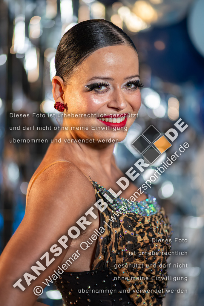 20260322-02548 | Hier finden Sie Tanz Bilder vom Latein und Standard Formationen tanzen. Sportbilder vom Tanzsport. Schöne Fotos und von Weltmeisterschaft, Europameisterschaft, Bundesliga, Regionalliga, Oberliga und Landesliga sowie von GOC Stuttgart, DanceComp, WM Bremen