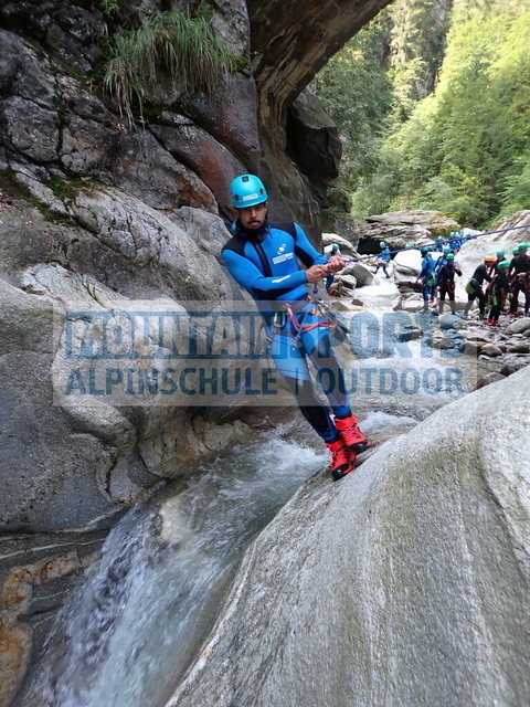 P8040038 | Bestelle die Bilder deines Berg- oder Wasser-Abenteuers mit Mountain Sports bequem von zu Hause aus direkt über unseren Online Fotoshop von pictrs.com. - Realisiert mit Pictrs.com