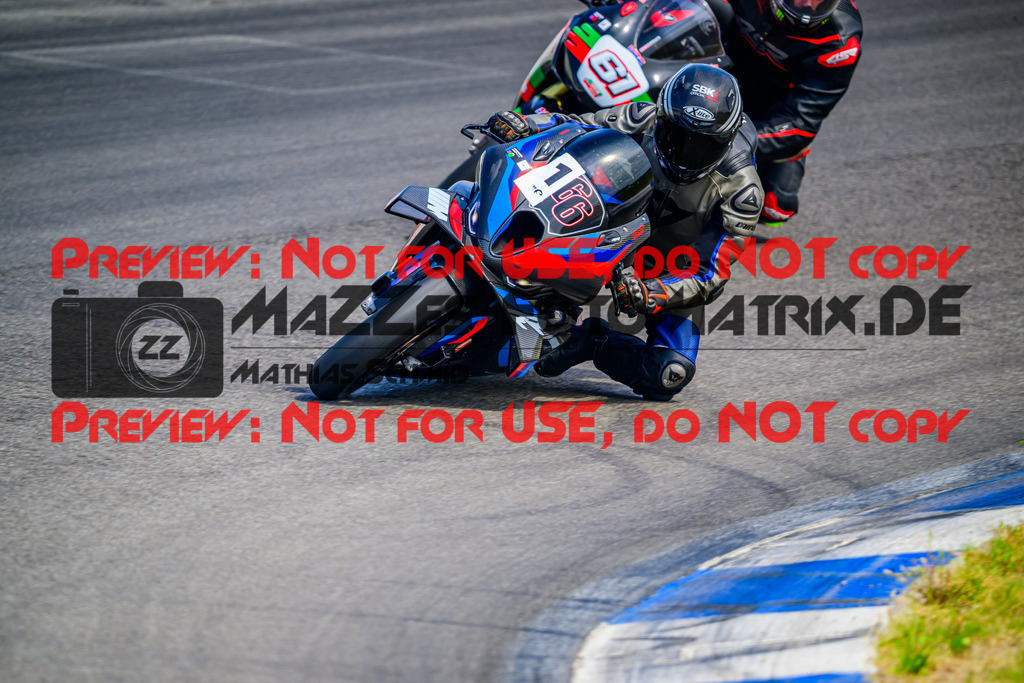 MaZZes_Fotomatrix_20250816_6007705_2581 | WEISS