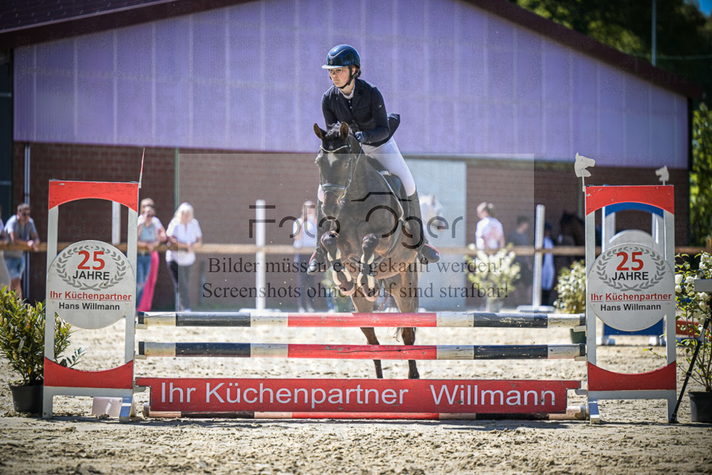 DOS_0388 | Entdecke hochwertige Reitturnierfotos von Foto Oger. Professionell, emotional und authentisch – jetzt Lieblingsmomente im Shop bestellen.Deutschlandweite Turnierfotografie. - Realisiert mit Pictrs.com