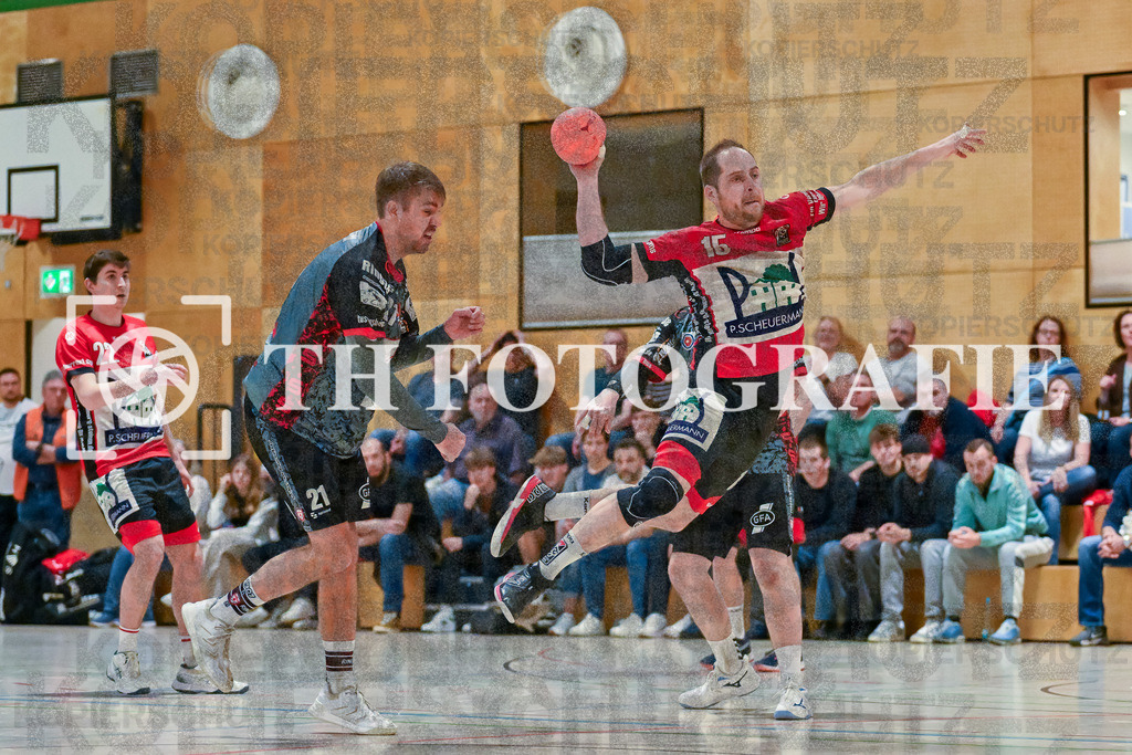 GER, SG Maulburg/Steinen - TuS Ringsheim, Handball, Landesliga Suedbaden, 22. Spieltag, Saison 2024/2025, 23.03.2025 | Daniel Winkelbeiner (SG Maulburg/Steinen, #15), Florian Lindemann (TuS Ringsheim, #21)GER, SG Maulburg/Steinen - TuS Ringsheim, Handball, Landesliga Suedbaden, 22. Spieltag, Saison 2024/2025, 23.03.2025Foto: TH Fotografie/Thomas Hess
