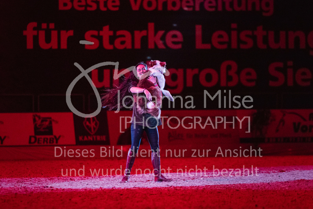241102_Oldenburg_Show-342 | Deine schönsten Turniermomente als professionelle Fotos! Entdecke hochwertige Pferdesport-Fotografie im Online-Shop. Jetzt Fotos finden & bestellen!