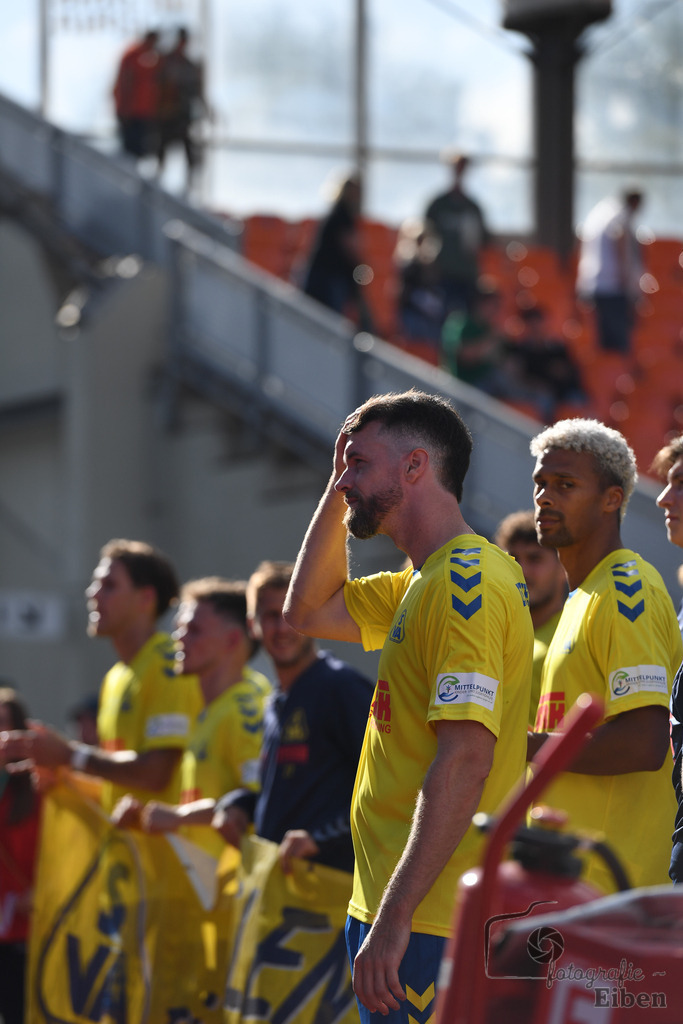 SV Atlas-Delmenhorst-Borussia Mönchengladbach | DFB-Pokal 1. Runde;SV Atlas Delmenhorst (gelb)-Borussia Mönchengladbach (schwarz) am 17.08.2025 in Oldenburg (Marschweg-Stadion), Photo: Philip Eiben 2025 - Realisiert mit Pictrs.com
